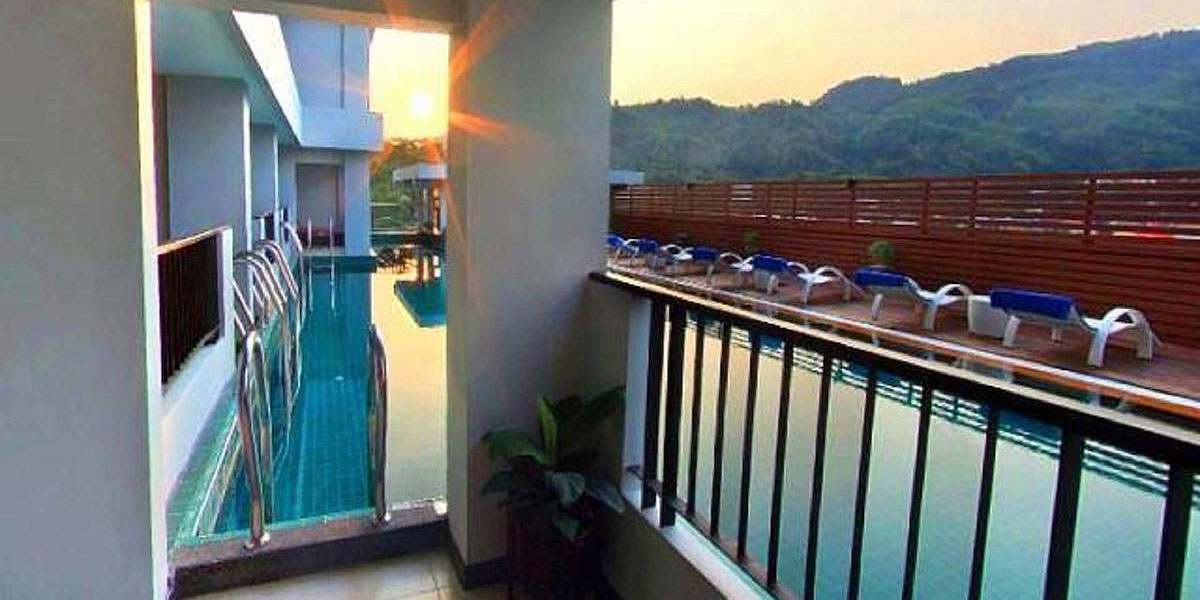Premier Pool Side